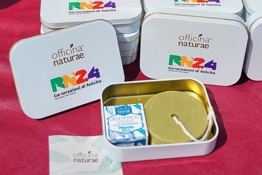 Il kit di cosmetici solidi in edizione limitata per RN24