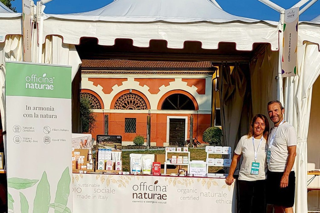 Stand Officina Naturae nel Villaggio della Sostenibilità ad Arena24